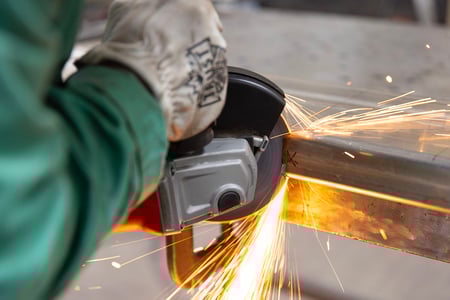 Cutting and grinding wheels that are labeled as contaminant-free or INOX boast a special formulation containing additives to ensure that they contain less than 0.1% of certain elements, such as iron, sulfur and chlorine. 